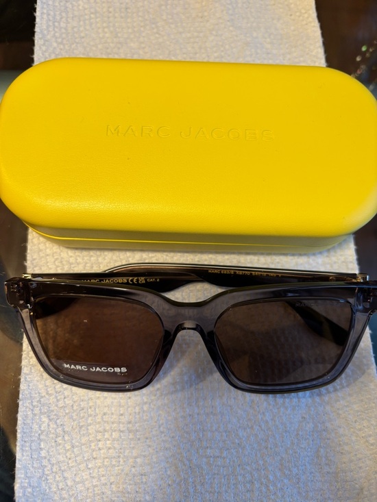 Marc Jacobs Gray Frames w Brown Lenses Sunglasses & Case w cleaning cloth BNIB main image 11